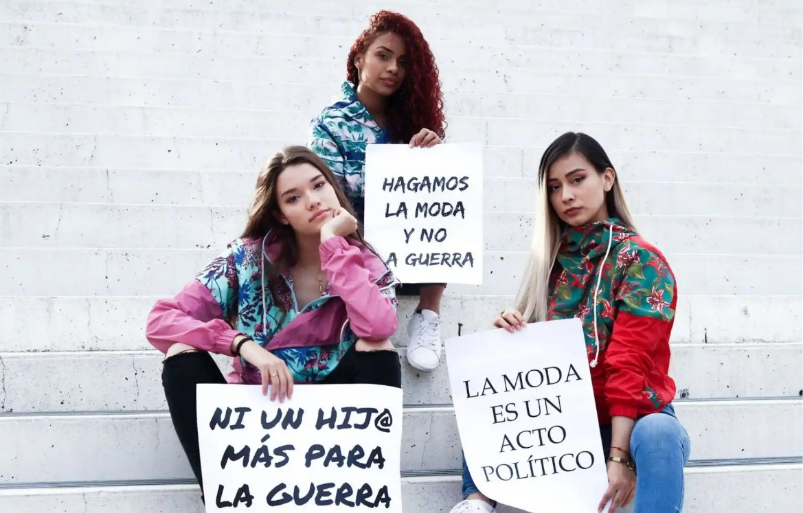 Background image showing the essence of Manifiesta - Sobre Nosotros